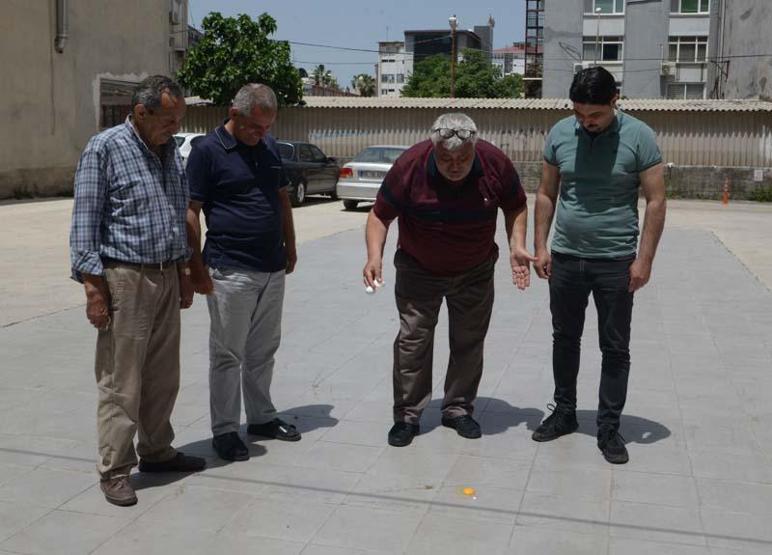 Yer: Adana... Rekor sıcakta yolda yumurta pişirdiler