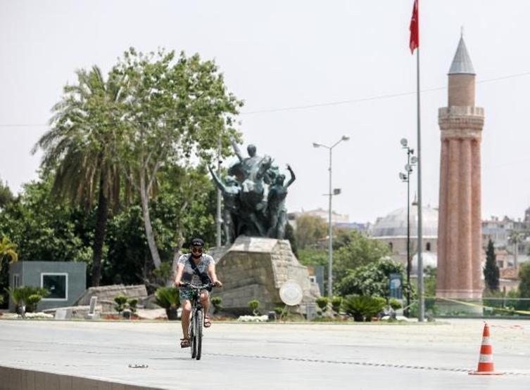 Antalyada hava sıcaklığı 35 derece