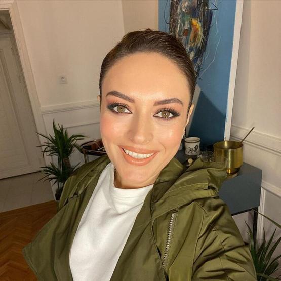 Ezgi Mola karantinada bakın kaç kilo almış