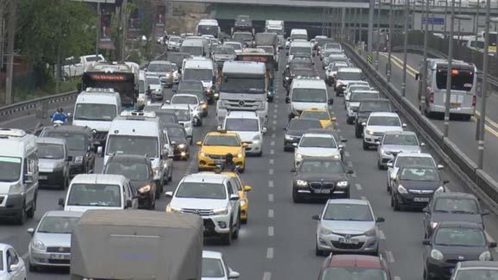 İstanbulda trafik durma noktasına geldi