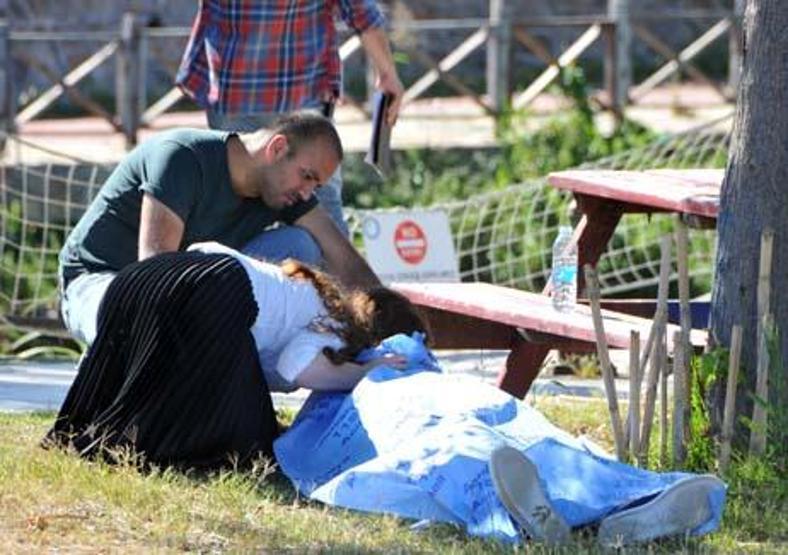 Babasını son kez öptü