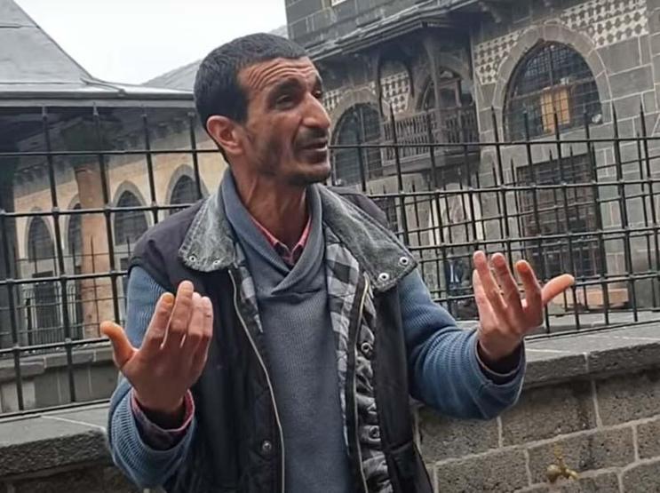 Filozof Ramazanın psikiyatri kliniğine yatırılması sosyal medyada gündem oldu