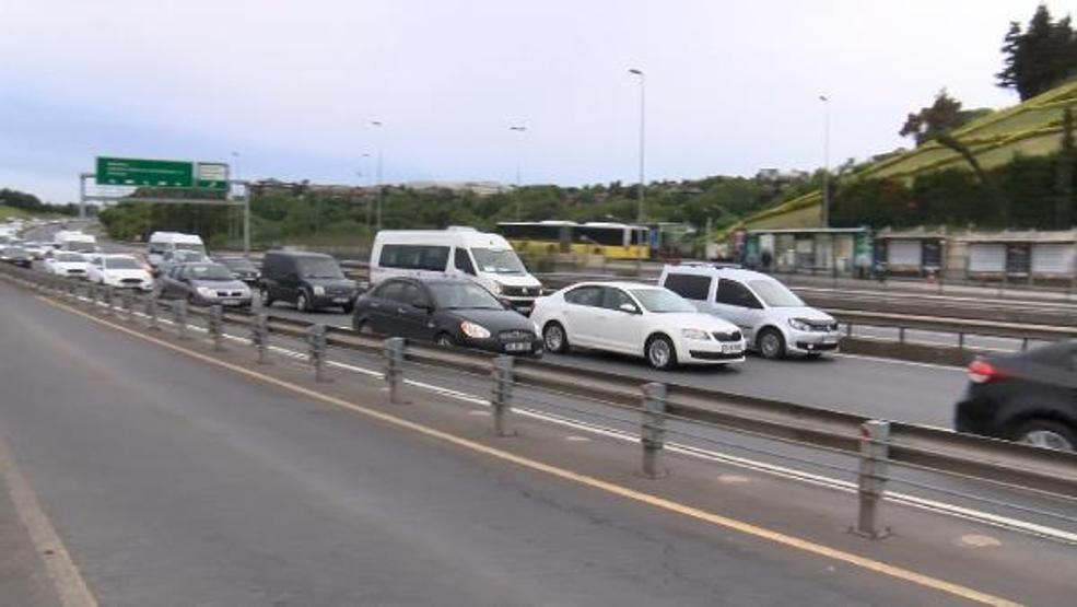 Kısıtlama sonrası İstanbulda ilk iş günü