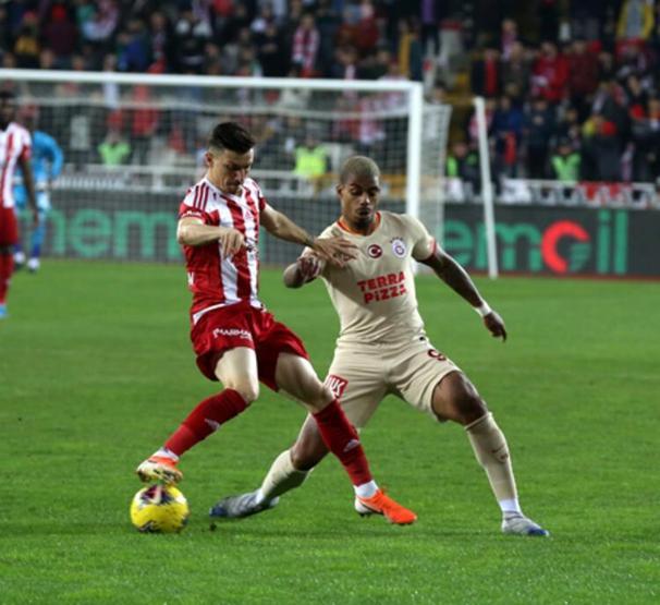 Ezeli rakibe bir transfer çalımı daha