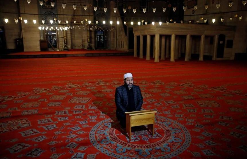 Camilerde yeni dönem: Evde abdest al, camiye maskesiz girme