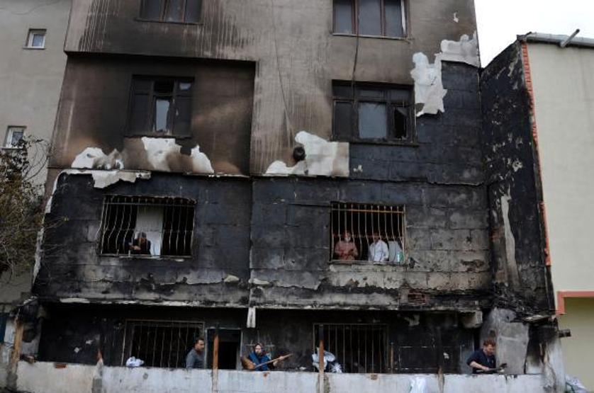 Avcılarda gece yarısı yangın dehşeti