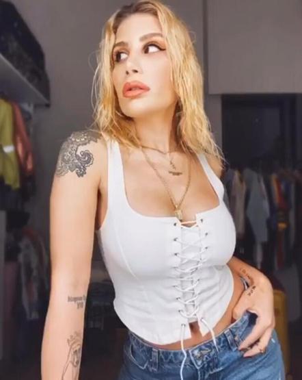 İrem Dericiye canlı yayında para yağdı