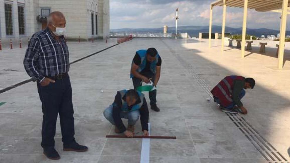 Çamlıca Camii Cuma namazına hazırlanıyor
