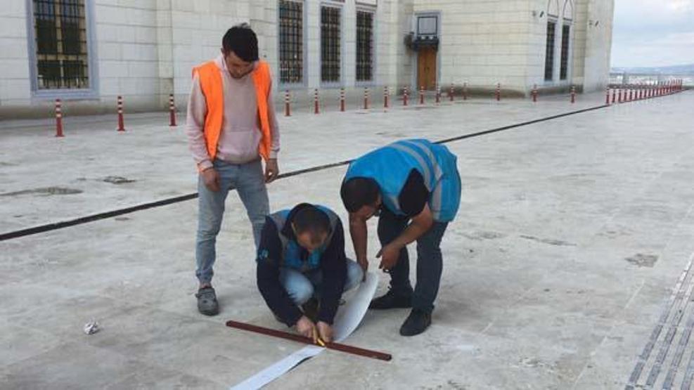 Çamlıca Camii Cuma namazına hazırlanıyor