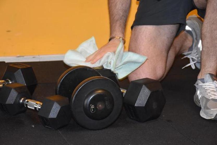 Spor salonlarında açılış hazırlıkları başladı
