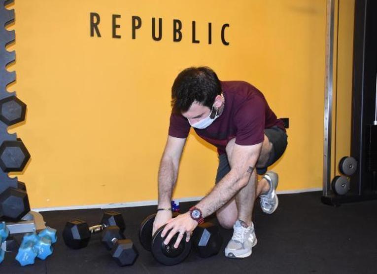 Spor salonlarında açılış hazırlıkları başladı