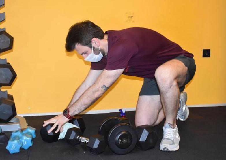 Spor salonlarında açılış hazırlıkları başladı