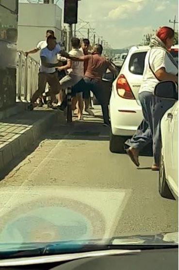 Antalya’da trafikte tekme tokatlı kavga