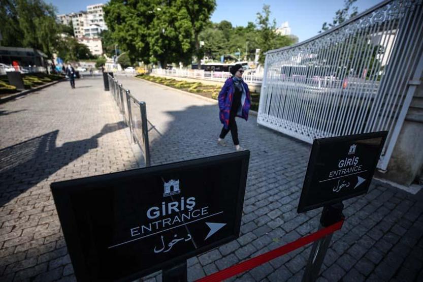 Beylerbeyi ve Dolmabahçe sarayları, 76 günün ardından ziyarete açıldı