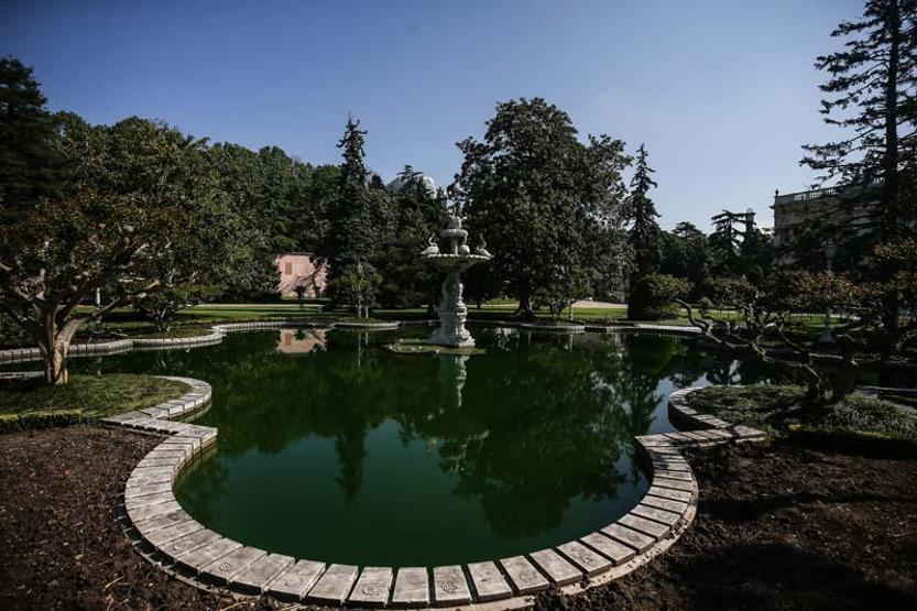 Beylerbeyi ve Dolmabahçe sarayları, 76 günün ardından ziyarete açıldı