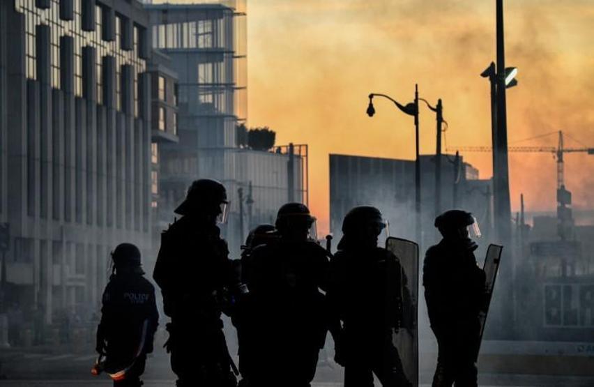 ABDdeki protestolar Fransaya sıçradı: 10 binden fazla kişi katıldı