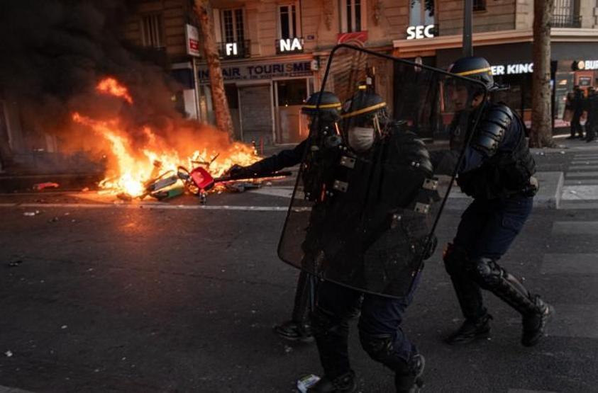 ABDdeki protestolar Fransaya sıçradı: 10 binden fazla kişi katıldı