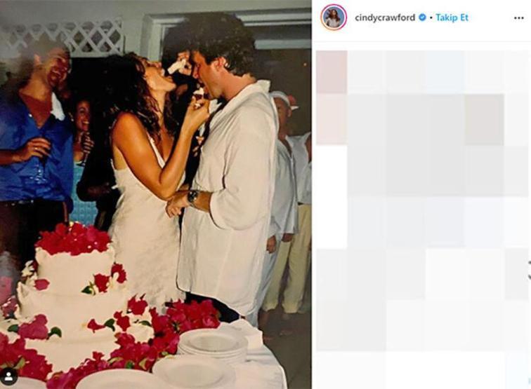 Cindy Crawforddan romantik kutlama