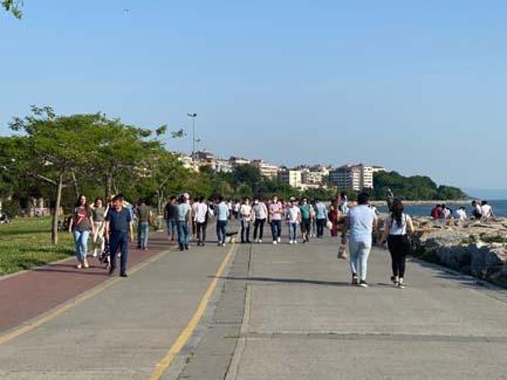 Moda Sahilinde dikkat çeken yoğunluk