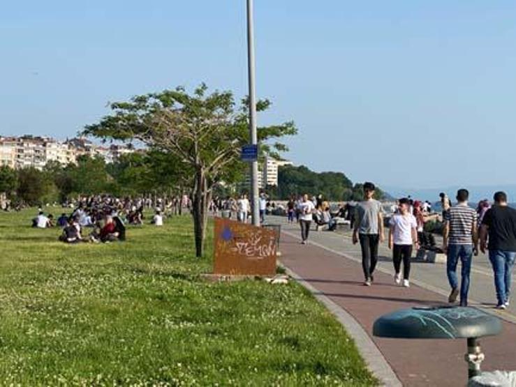 Moda Sahilinde dikkat çeken yoğunluk