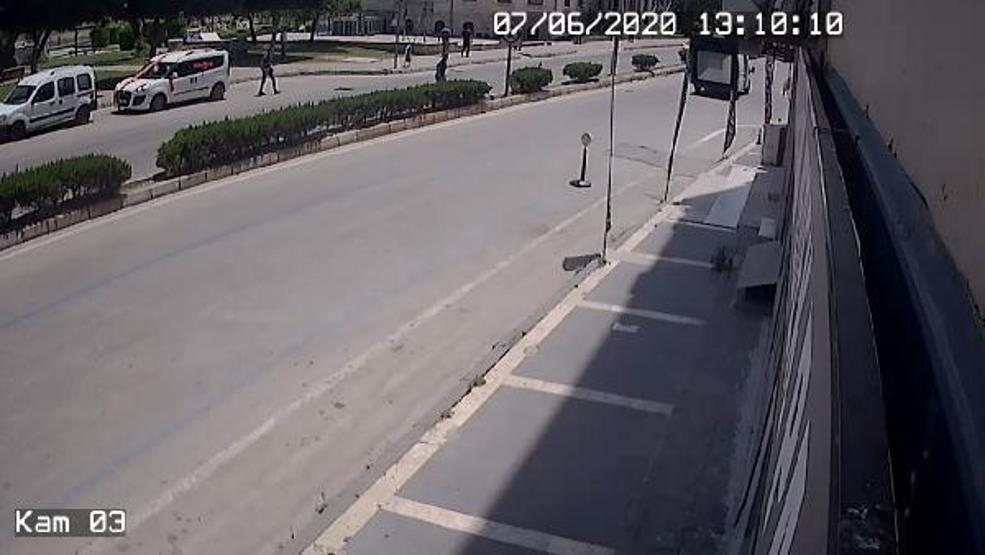 Anzak Koyu yolu, heyelan riski nedeniyle trafiğe kapatıldı