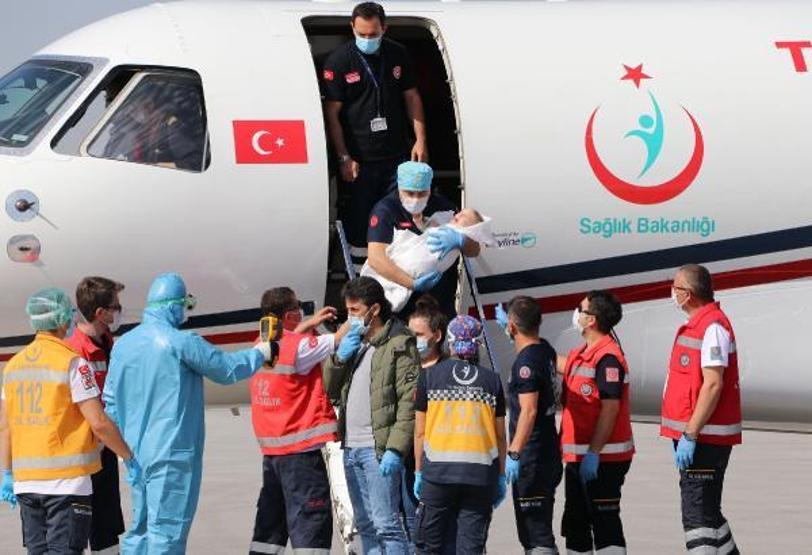 Son dakika... Londrada operasyonla ayrılan siyam ikizleri Türkiyede