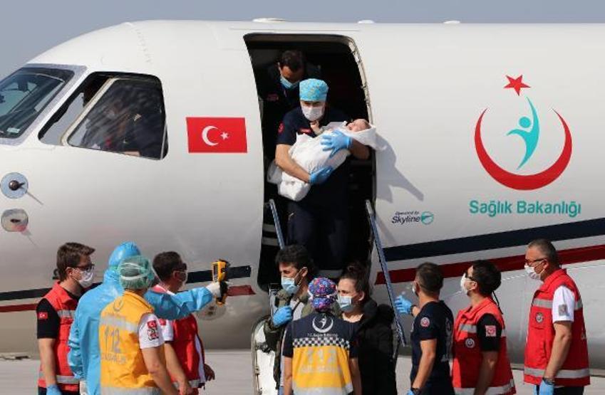 Son dakika... Londrada operasyonla ayrılan siyam ikizleri Türkiyede