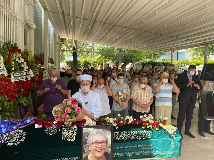 Oyuncu Ayşegül Atik son yolculuğuna uğurlandı