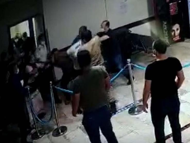 Son dakika: Koronavirüs servisinde görevli sağlık çalışanına darp