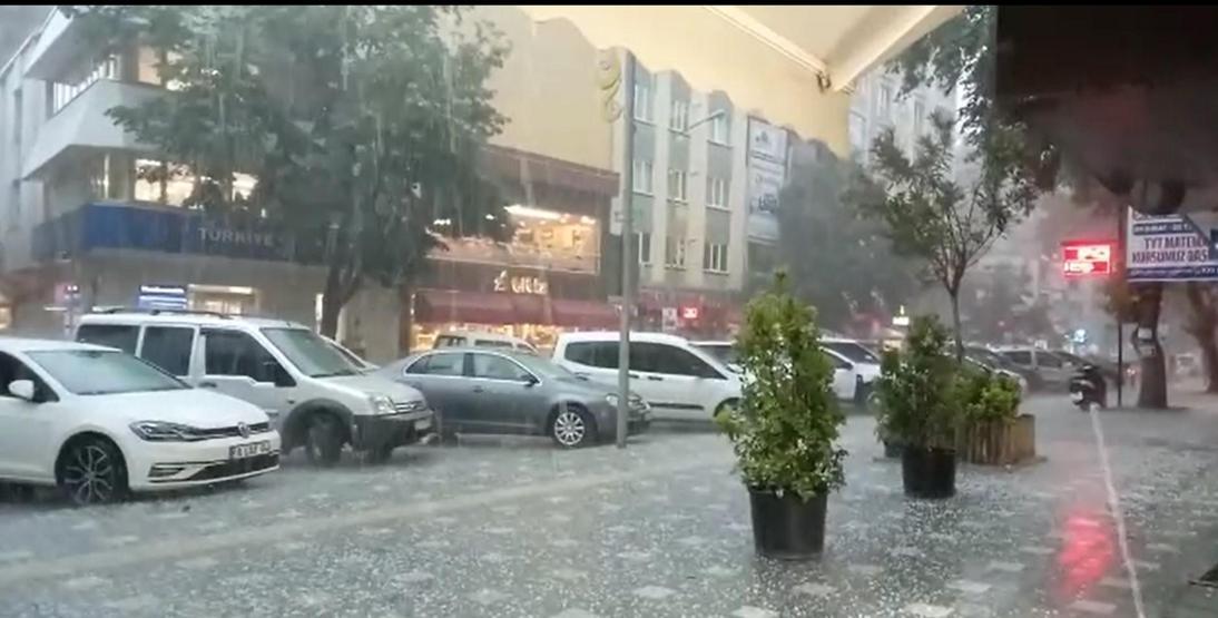 Haziran ayında dolu İşyerlerini su bastı
