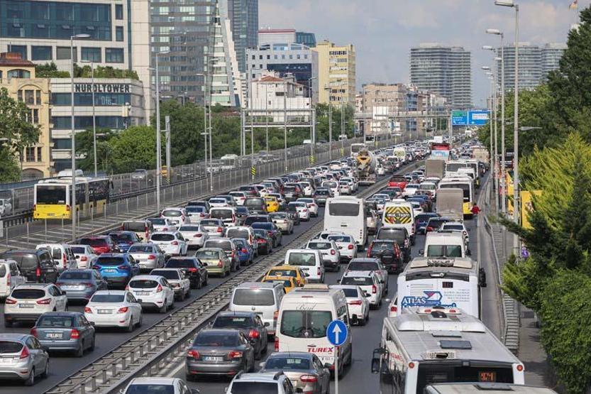 Son dakika... İstanbul trafiğinde yoğunluk