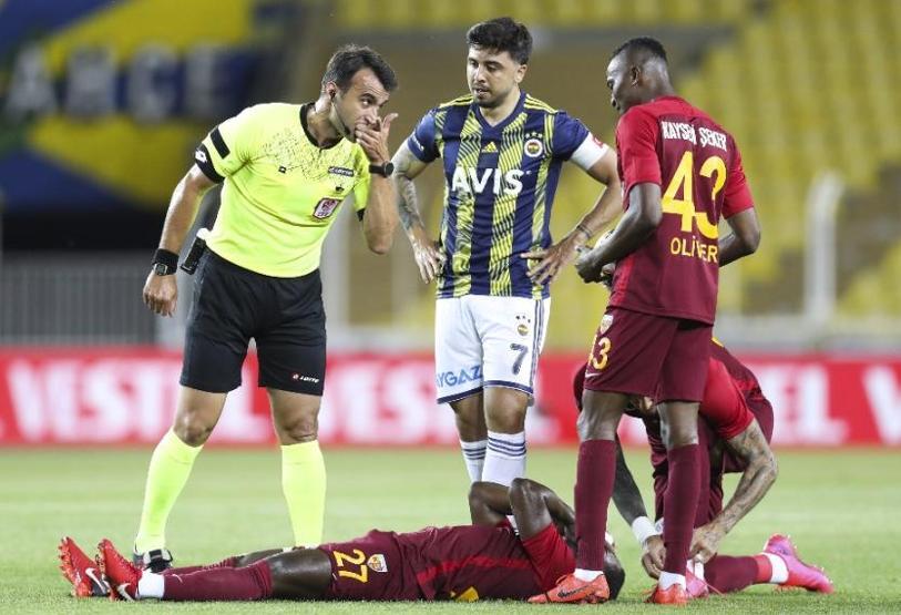 Emre Belözoğlundan hakeme tepki
