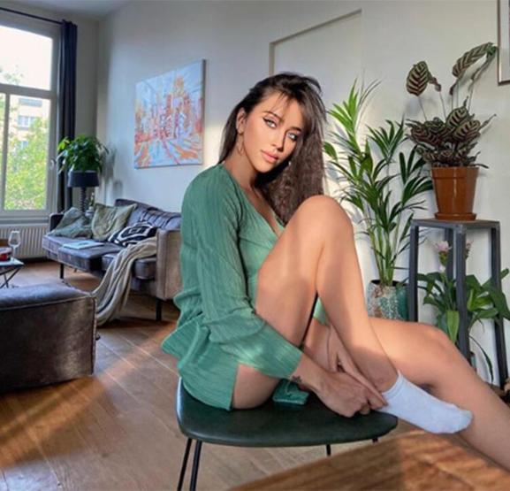 Zeynep Alkan sosyal medyayı salladı