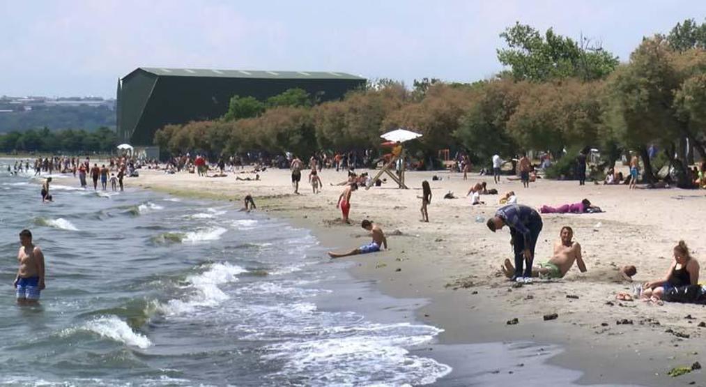 Plajlardaki yoğunluk böyle görüntülendi