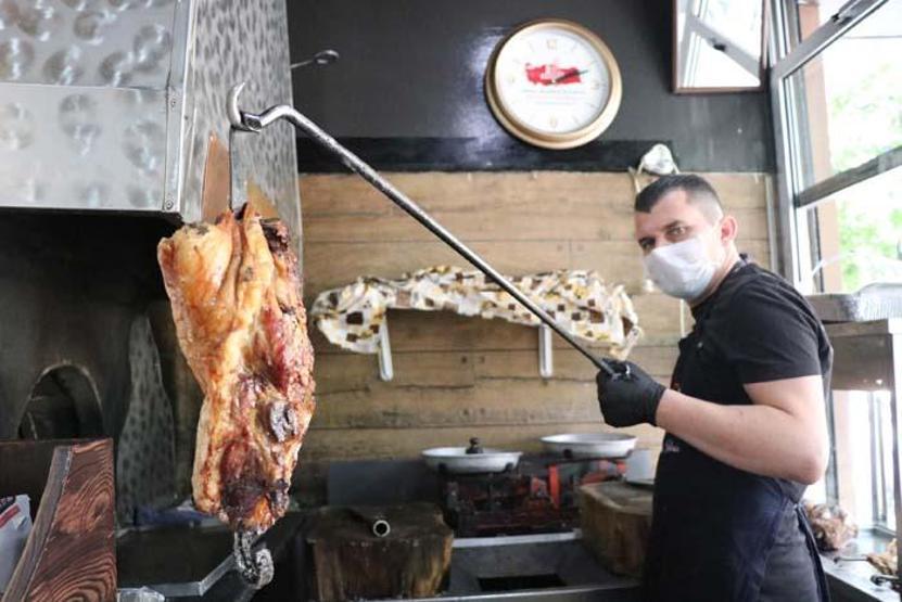 Tadanların vazgeçemediği asırlık lezzet İl dışından bile gelen var