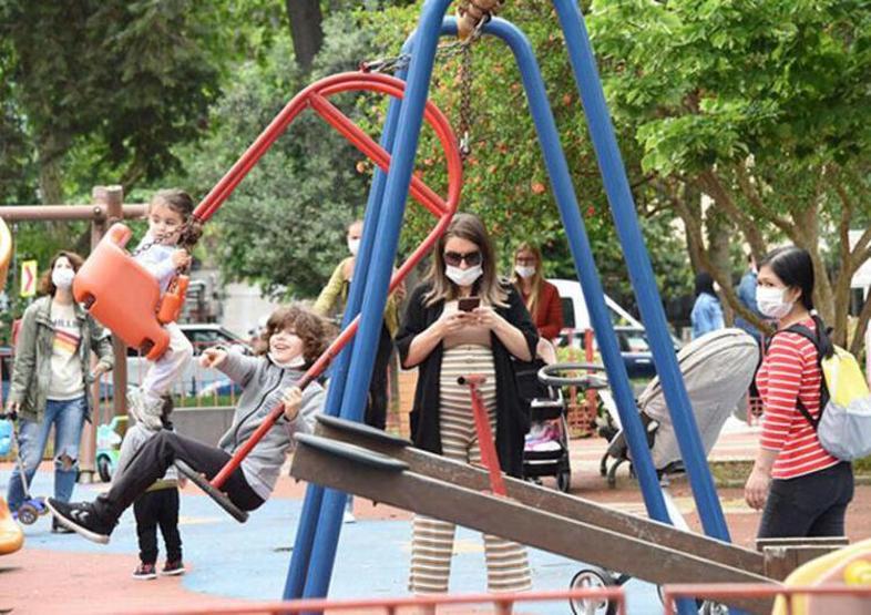 Yağmur Sarıoğlu bebeğinin cinsiyetini açıkladı