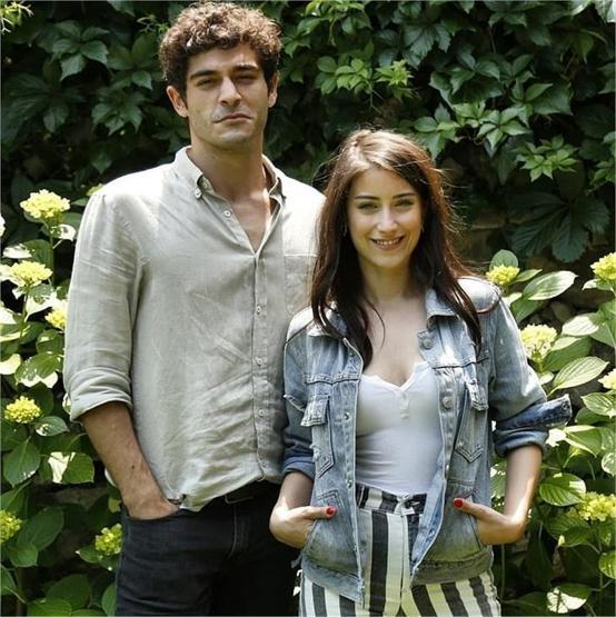 Hazal Kaya ve Burak Denizin atışması sosyal medyayı salladı