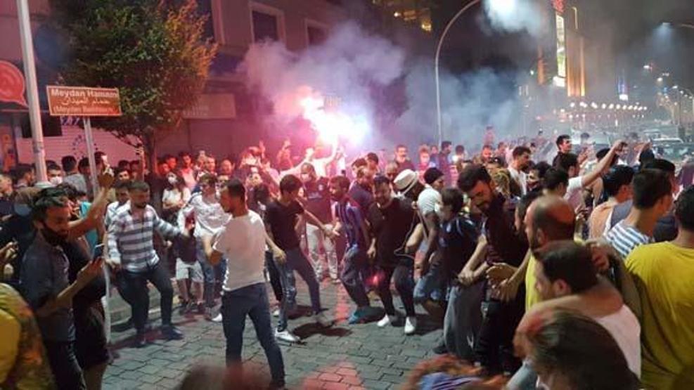 Trabzonda akılalmaz görüntüler Final bileti geldi, koronavirüs unutuldu