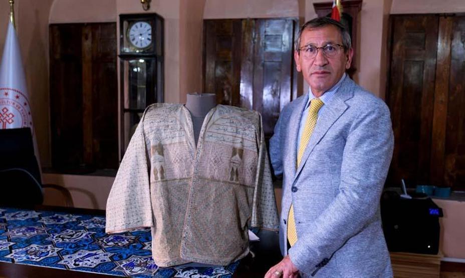 Mevlananın oğluna ait ‘tılsımlı gömlek’ gizemini koruyor