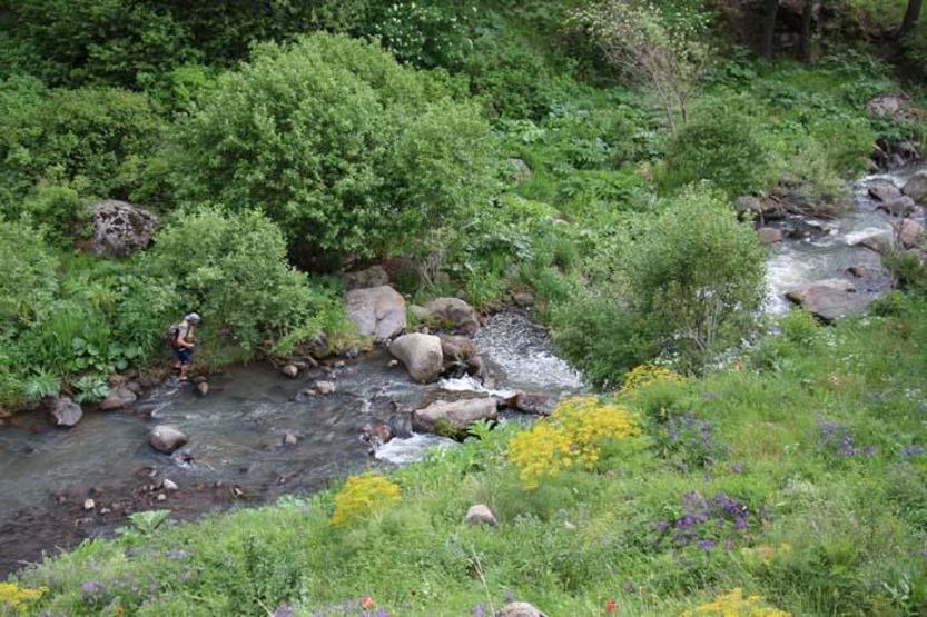 Şelale Deresi, güzelliğiyle etkiliyor