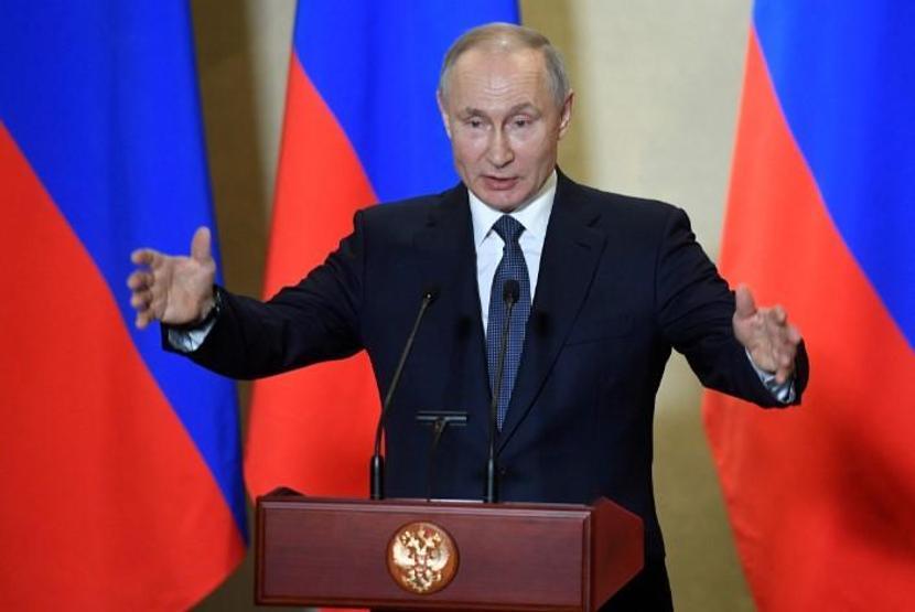 Putin, koronavirüse karşı bu dezenfeksiyon tüneli ile korunacak