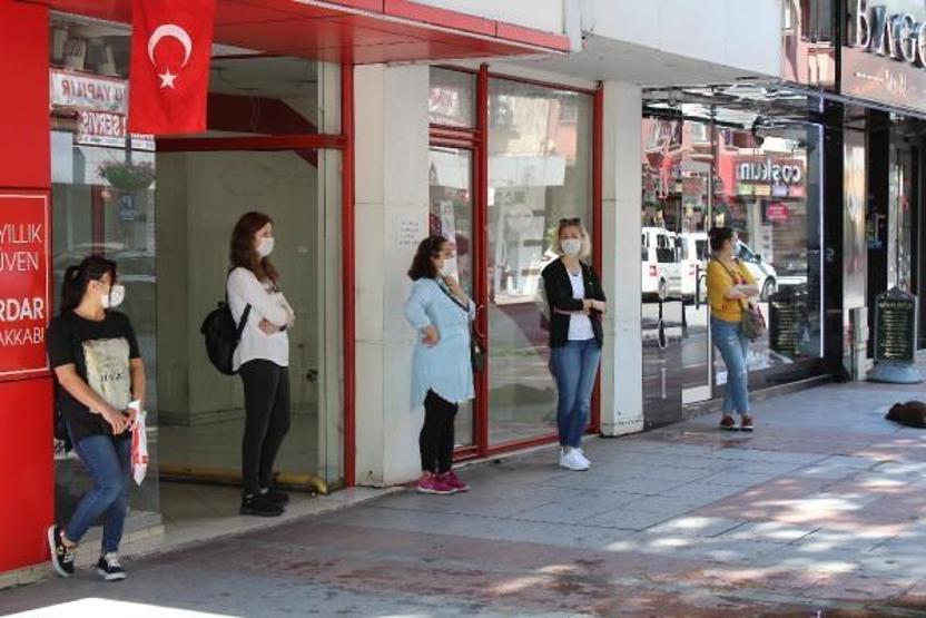 Kimliklerini unutan öğrenciler için aileleri seferber oldu