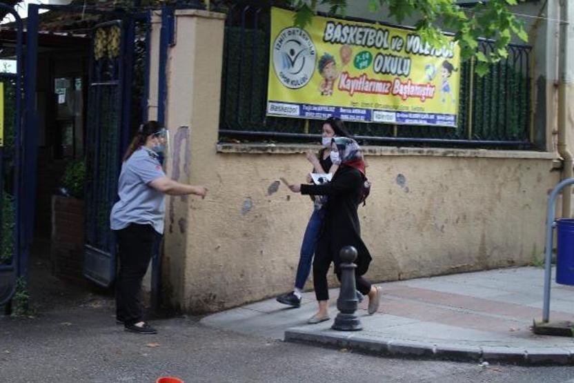 Kimliklerini unutan öğrenciler için aileleri seferber oldu