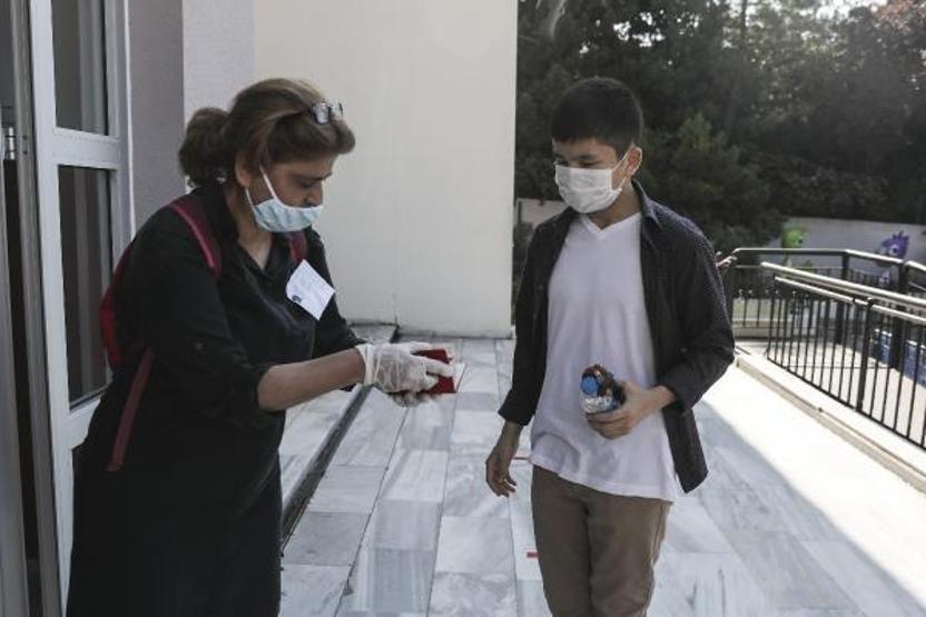 Kimliklerini unutan öğrenciler için aileleri seferber oldu