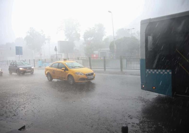 SON DAKİKA haberi… İstanbul’da sel İşte adım adım yaşananlar
