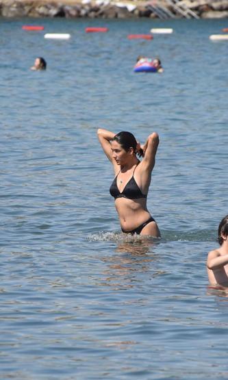 Aybüke Pusat çılgına döndü: O fotoğrafları silin