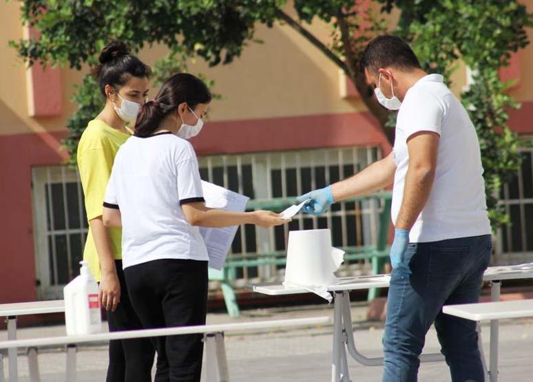 YKSde ikinci gün maratonu.. Türkiyeden sınav manzaraları