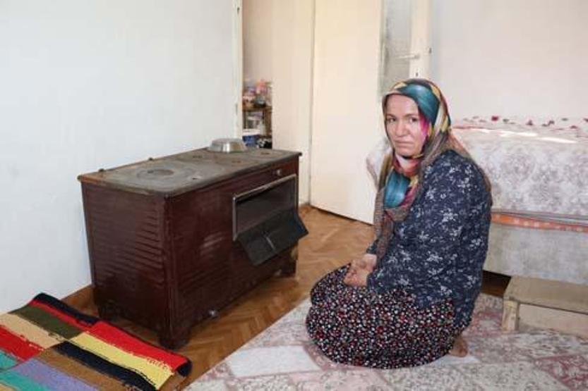 Çalınmasın diye sobaya sakladığı 15 bin TL kül oldu