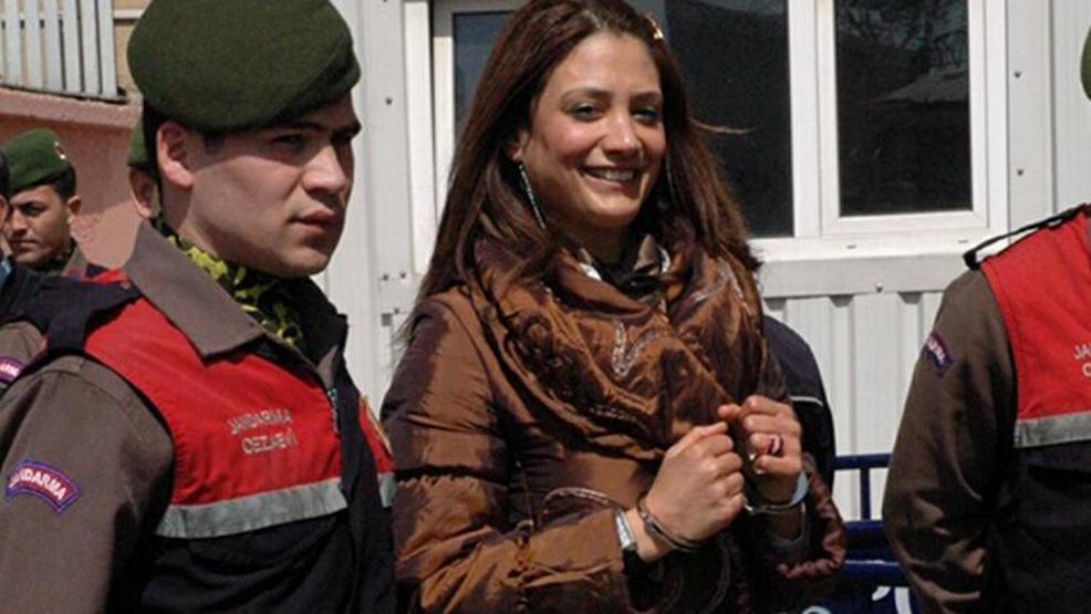 Güniz Akkuş’un başı sevgilisi ile dertte Savcılığa başvurdu