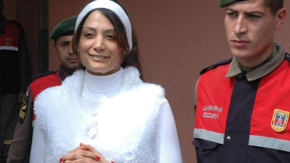 Güniz Akkuş’un başı sevgilisi ile dertte Savcılığa başvurdu
